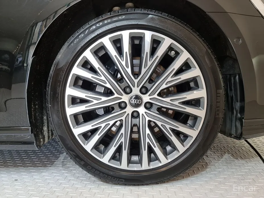 Фото 5 - Audi A8