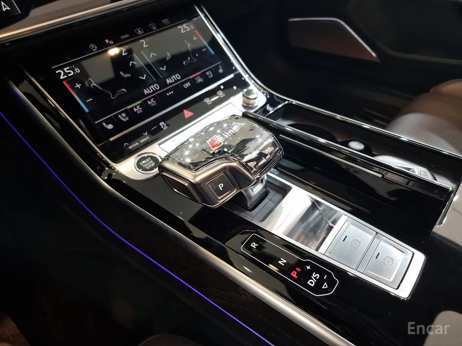 Фото 9 - Audi A8