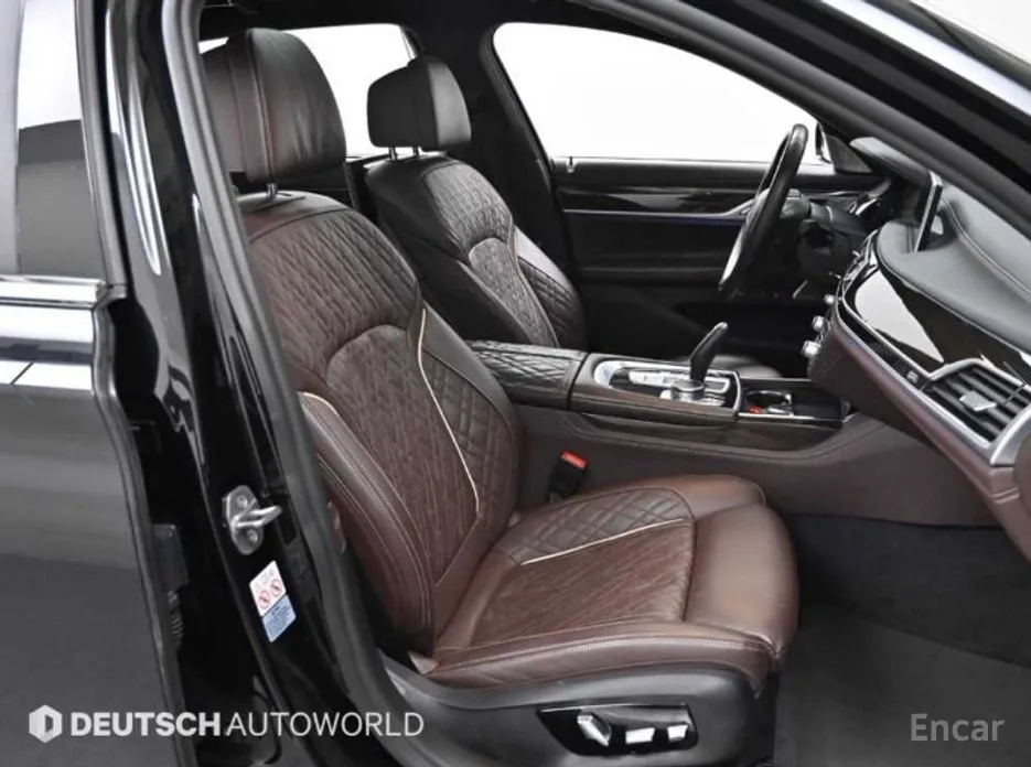 Фото 10 - BMW 7 Series