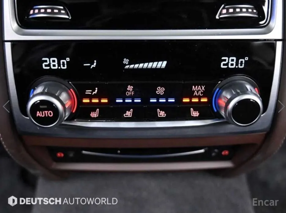 Фото 16 - BMW 7 Series