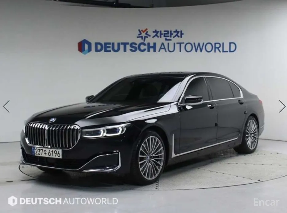 Фото 3 - BMW 7 Series