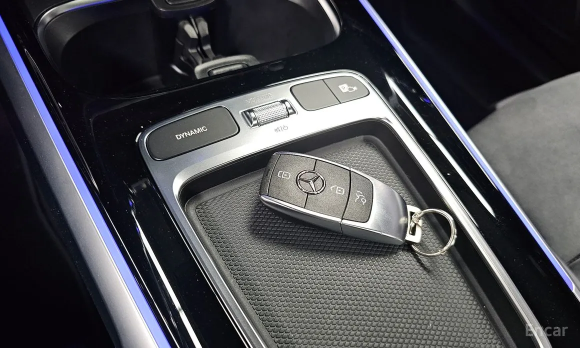 Фото 17 - Mercedes-Benz GLB-Class