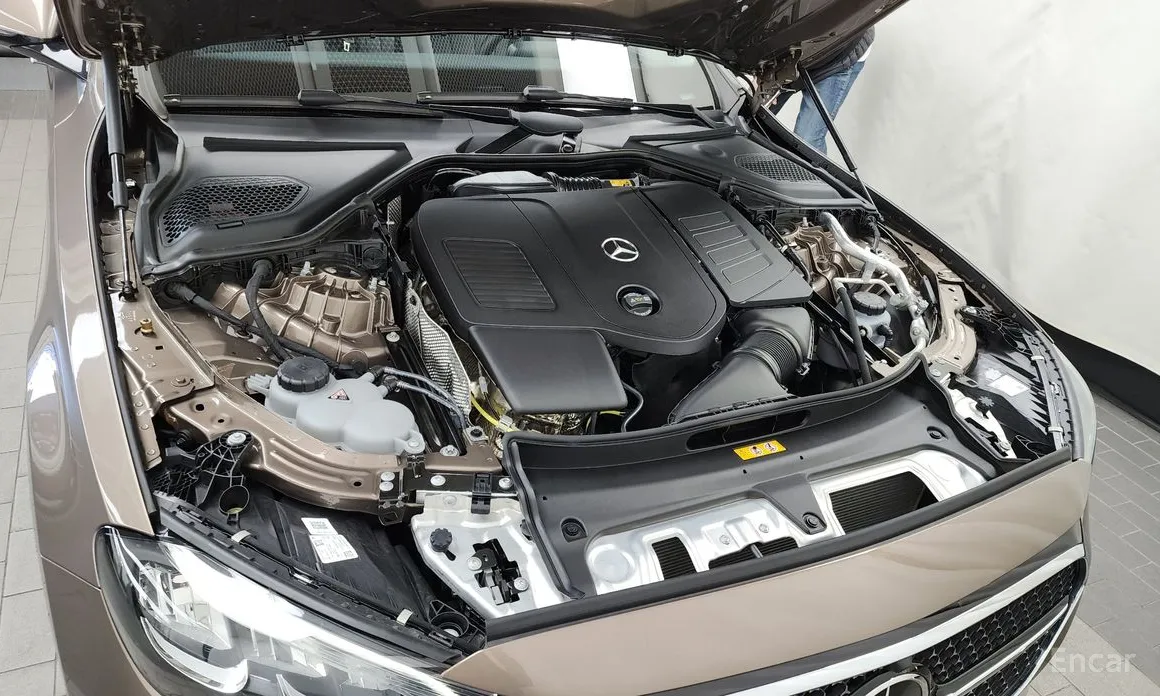 Фото 6 - Mercedes-Benz E-Class