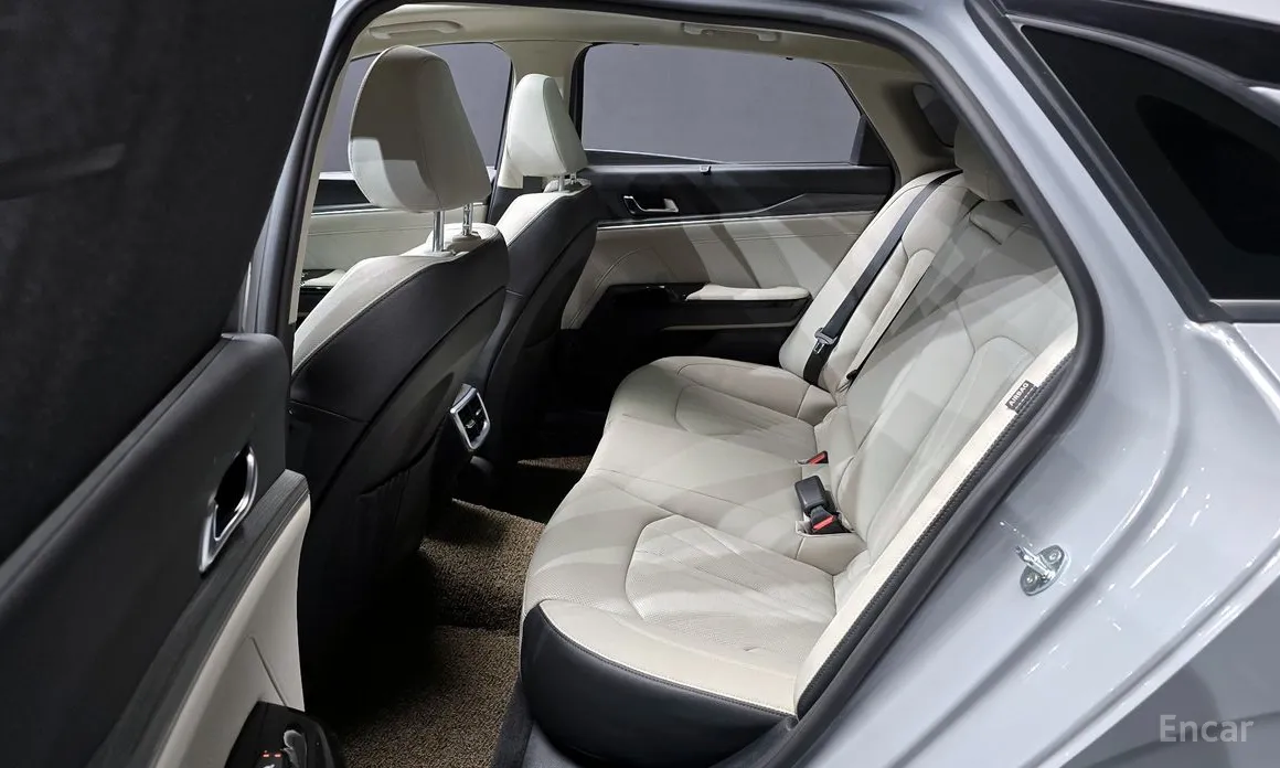 Фото 12 - Kia K5