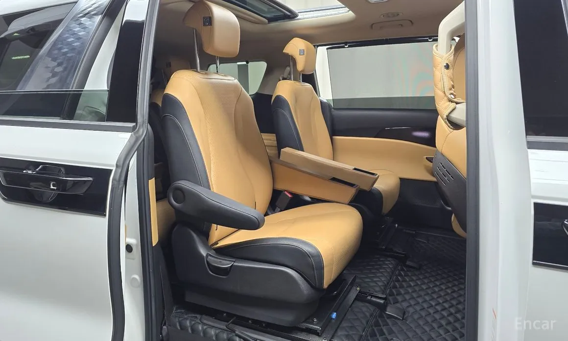 Фото 12 - Kia Carnival