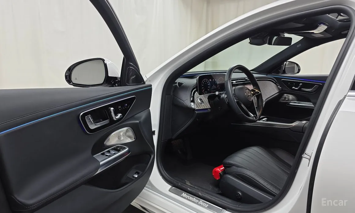 Фото 10 - Mercedes-Benz E-Class