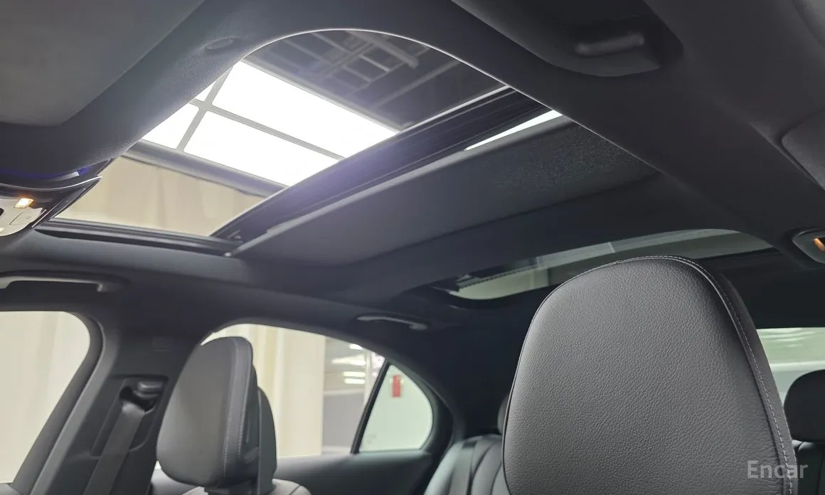 Фото 19 - Mercedes-Benz E-Class