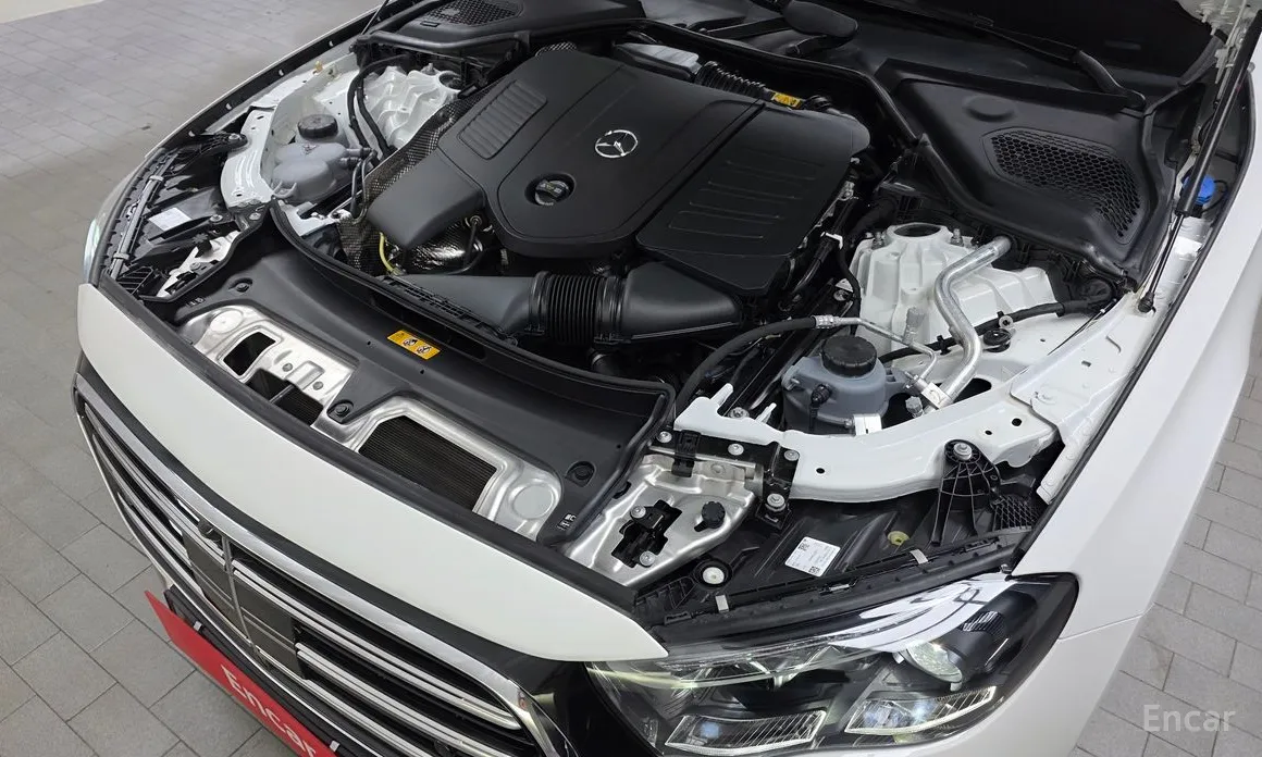 Фото 6 - Mercedes-Benz E-Class