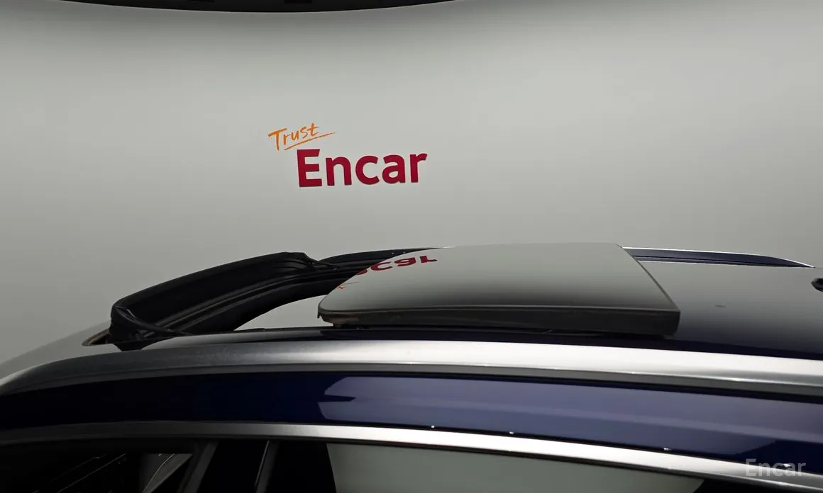 Фото 19 - Audi Q8