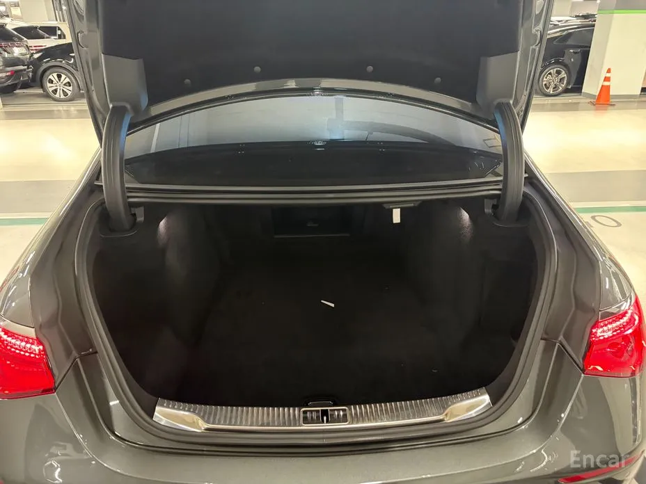 Фото 6 - Mercedes-Benz S-Class