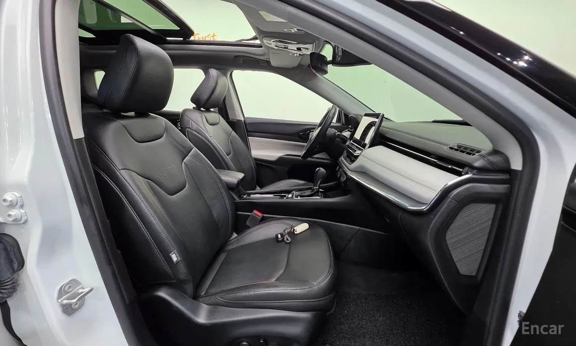 Фото 10 - Jeep Compass