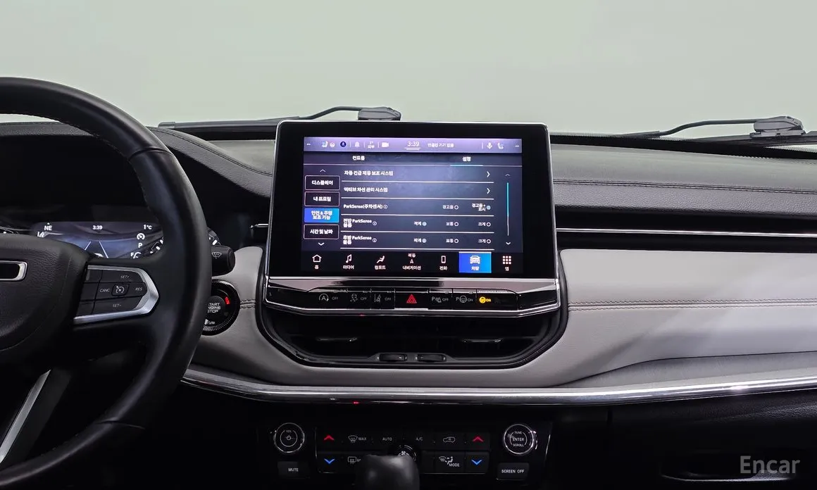 Фото 16 - Jeep Compass