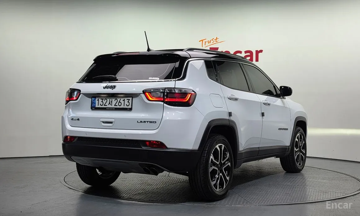 Фото 2 - Jeep Compass