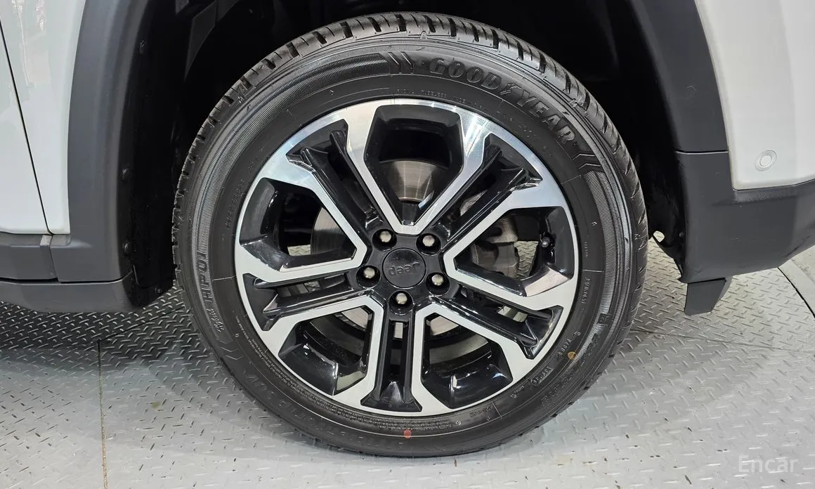 Фото 5 - Jeep Compass