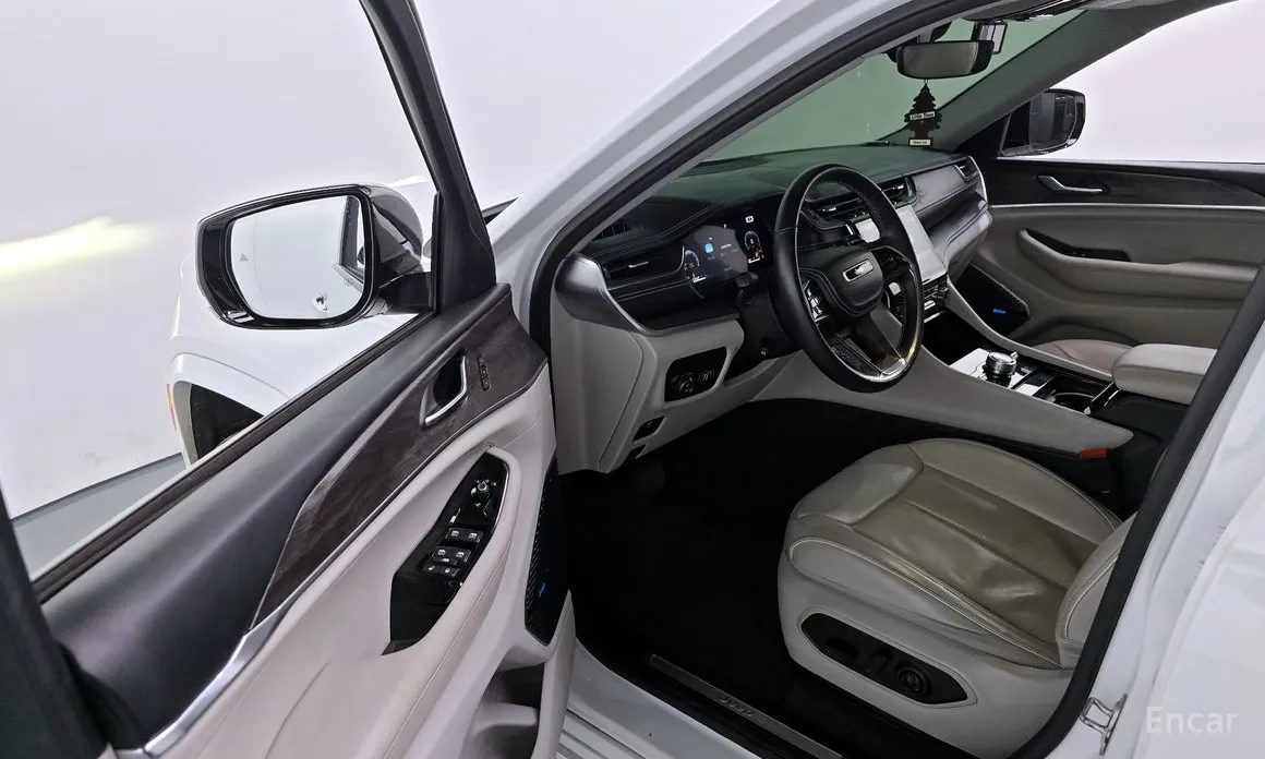 Фото 10 - Jeep Cherokee