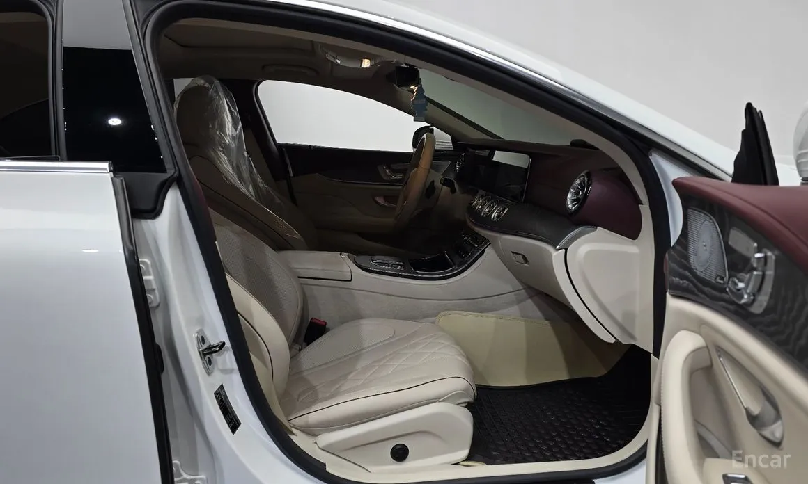 Фото 11 - Mercedes-Benz CLS-Class