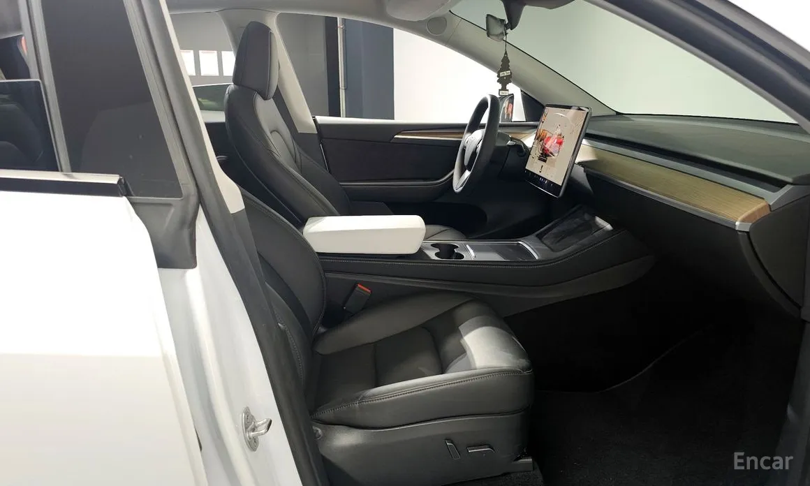 Фото 11 - Tesla Model Y