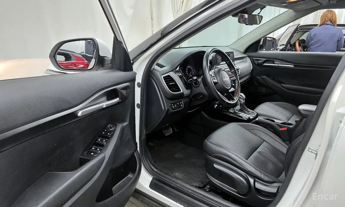Фото 10 - Kia Seltos