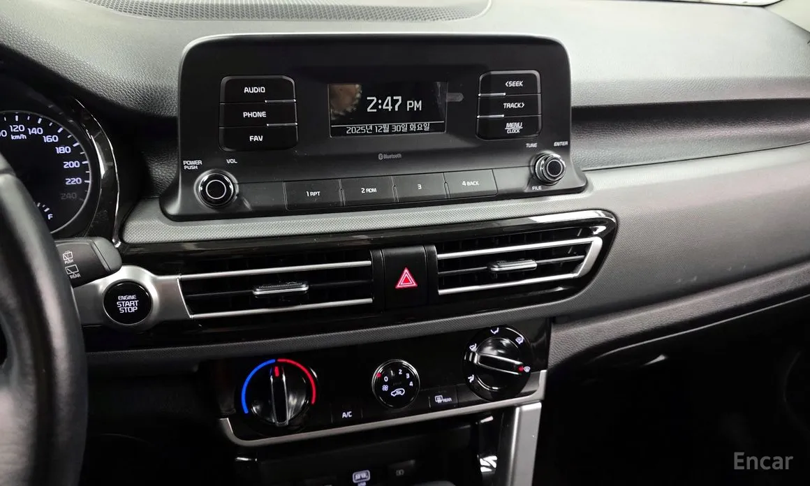 Фото 14 - Kia Seltos