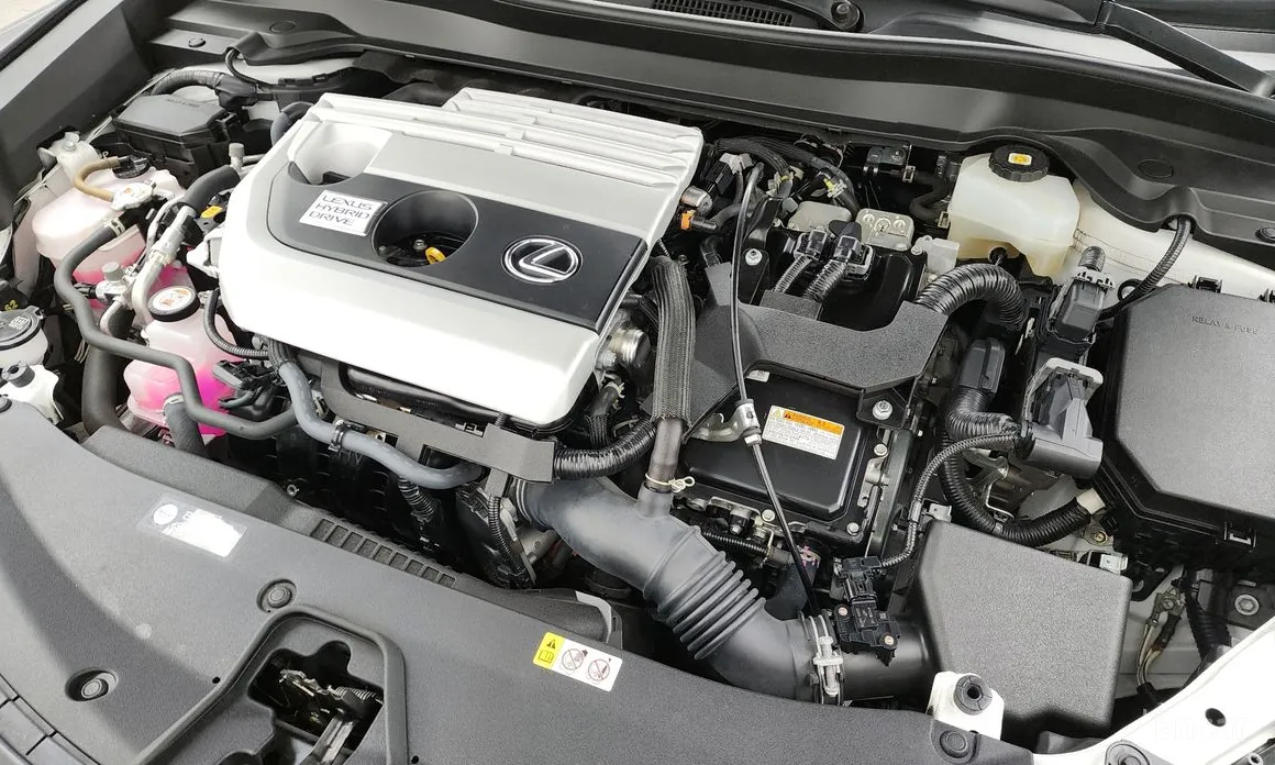 Фото 6 - Lexus UX