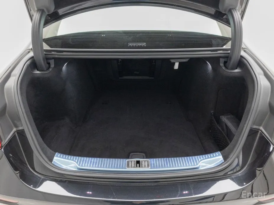 Фото 6 - Mercedes-Benz S-Class