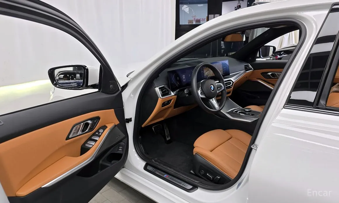 Photo 10 - BMW 3 Series