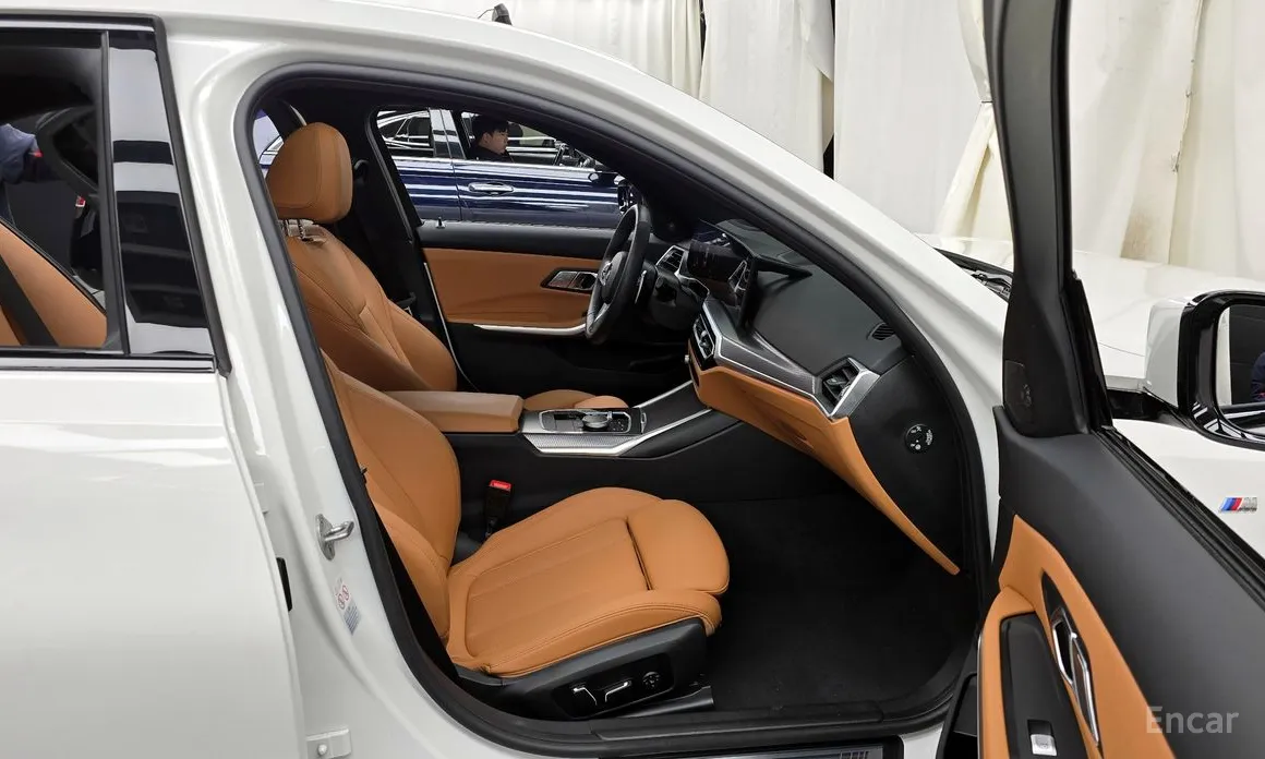 Photo 11 - BMW 3 Series