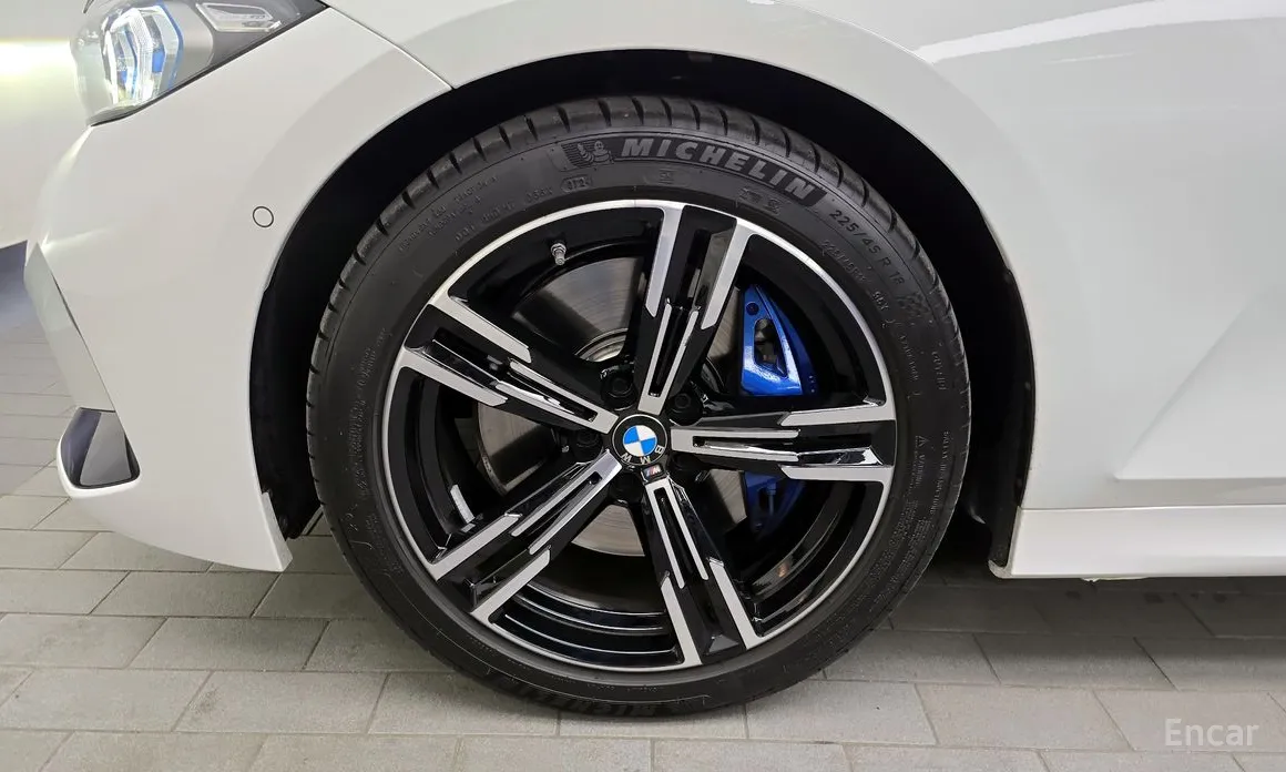 Photo 5 - BMW 3 Series