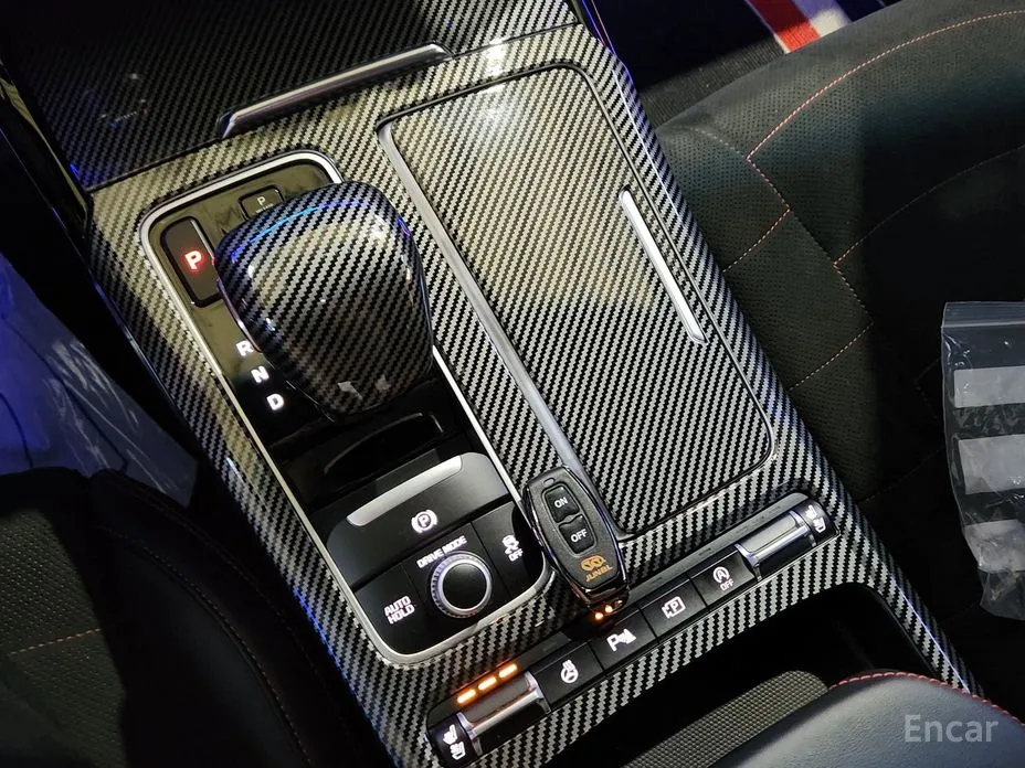 Фото 13 - Kia Stinger