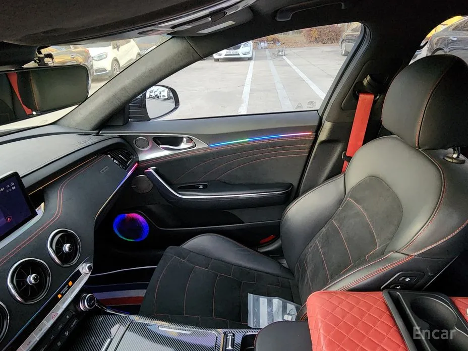 Фото 16 - Kia Stinger