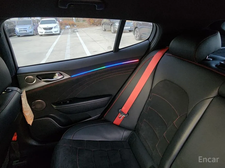 Фото 17 - Kia Stinger