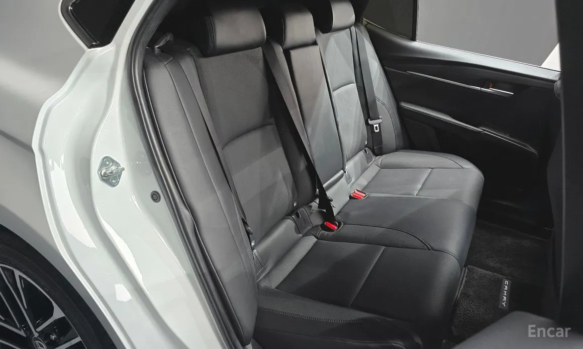 Фото 12 - Toyota Camry