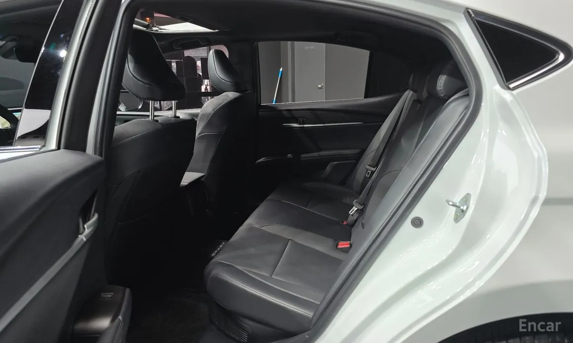 Фото 13 - Toyota Camry