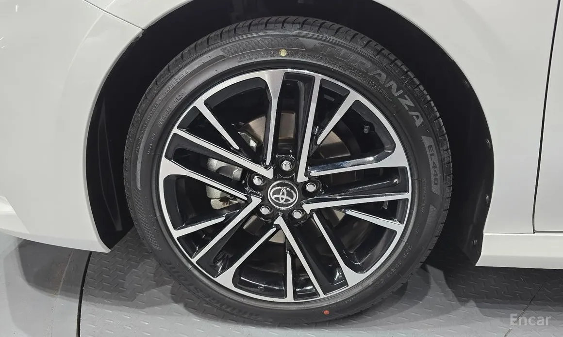 Фото 5 - Toyota Camry