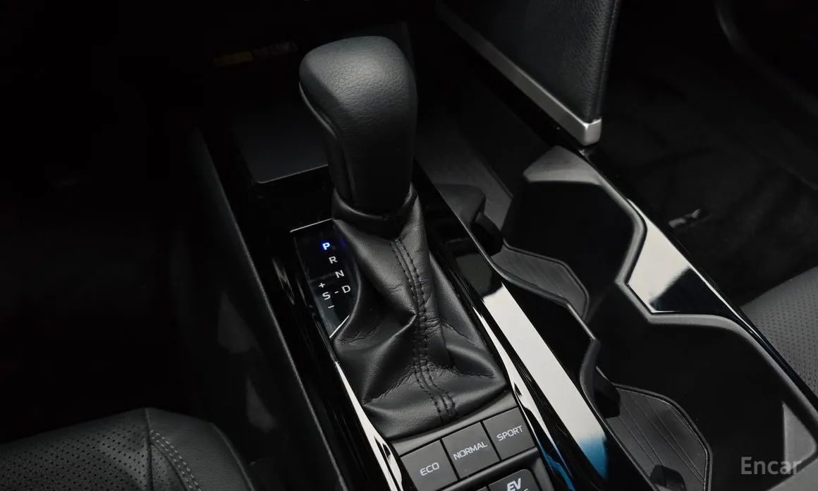 Фото 9 - Toyota Camry