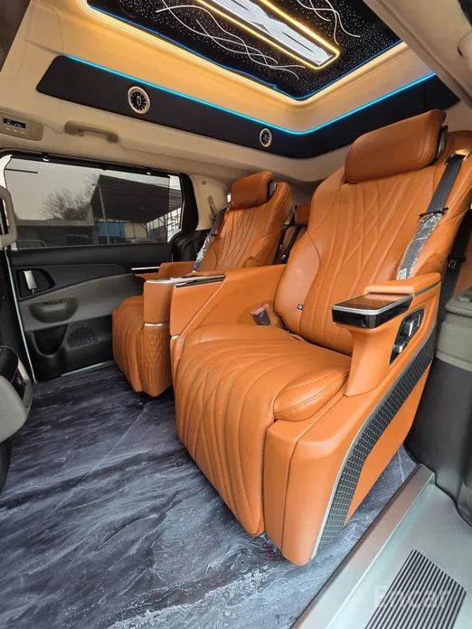 Фото 10 - Kia Carnival