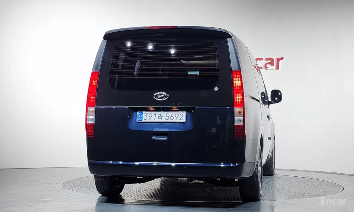 Фото 4 - Hyundai Staria