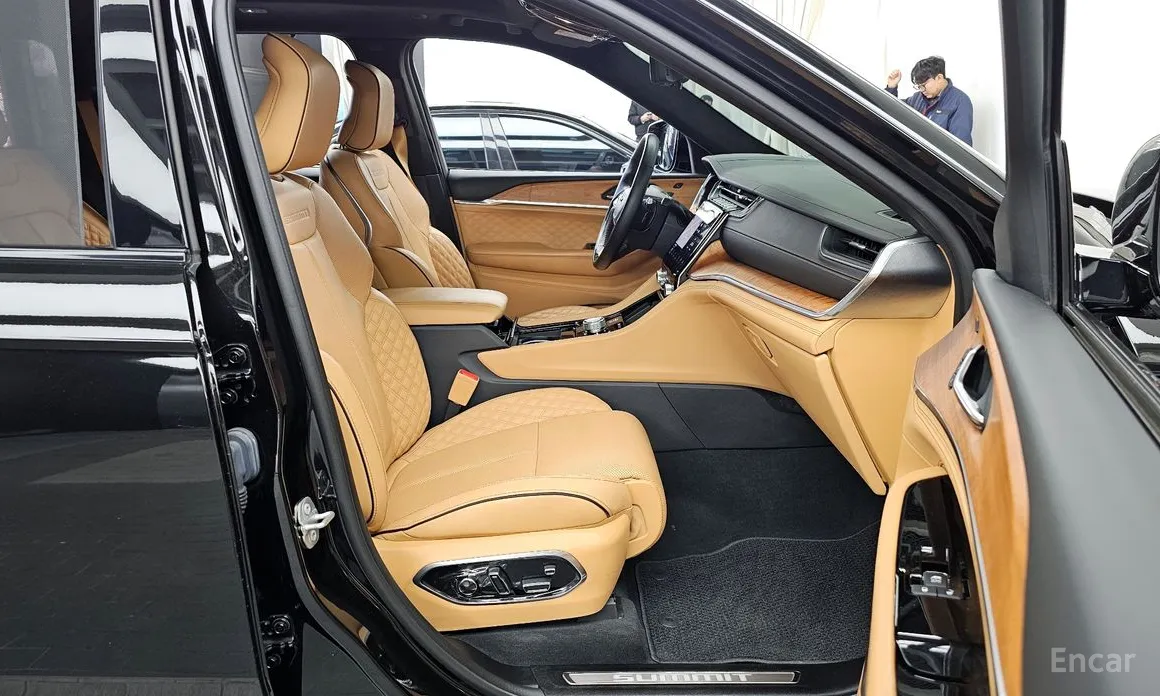 Фото 11 - Jeep Cherokee