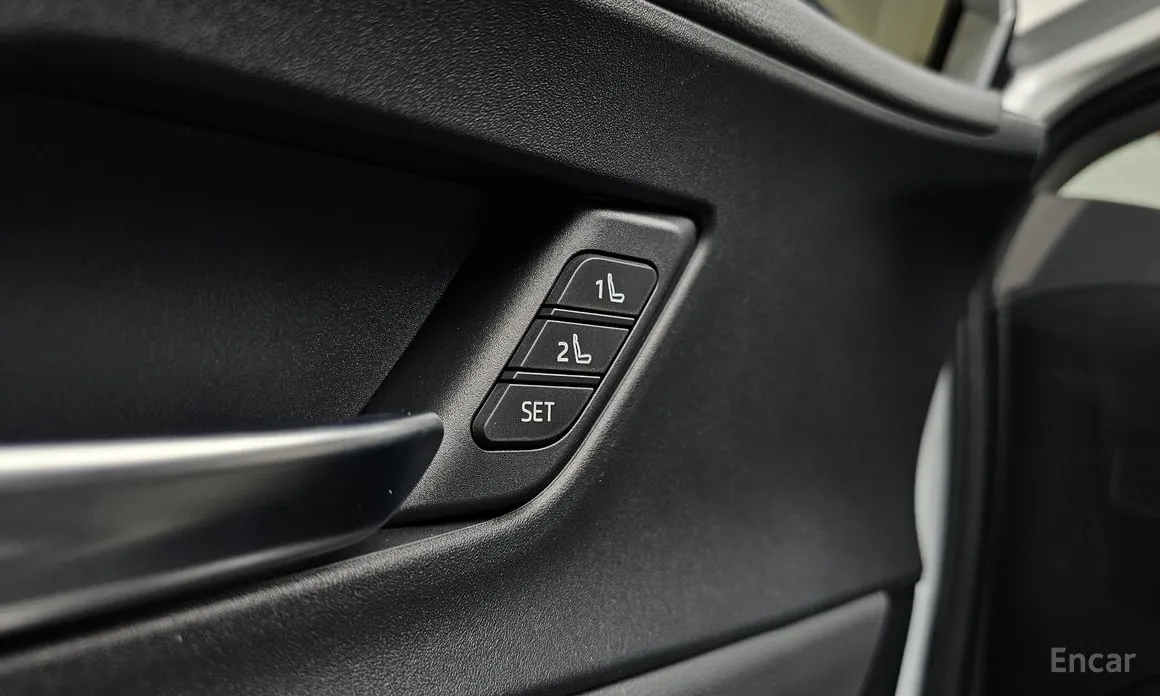 Фото 18 - Toyota Prius