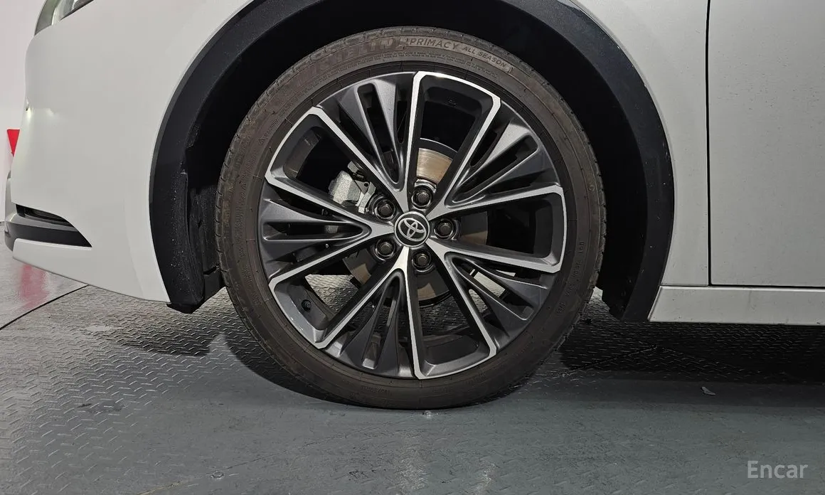 Фото 5 - Toyota Prius