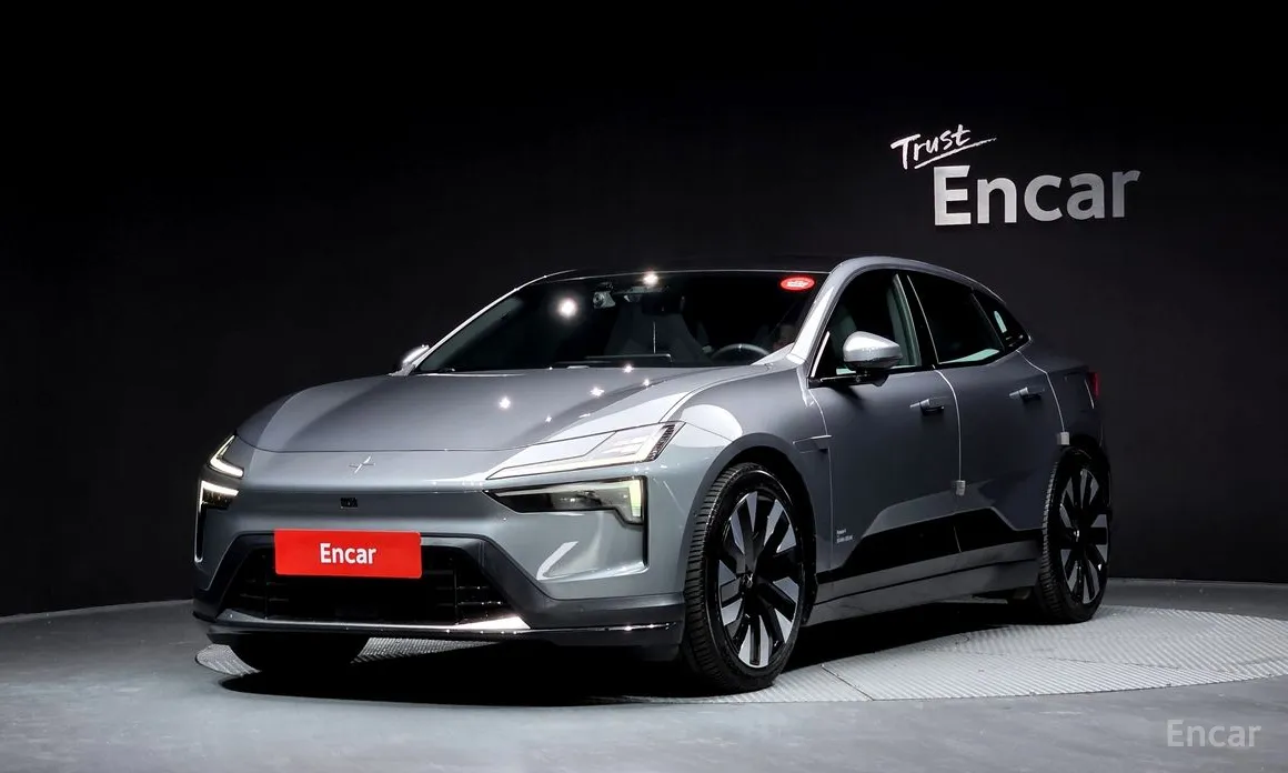 Фото 1 - Polestar 4