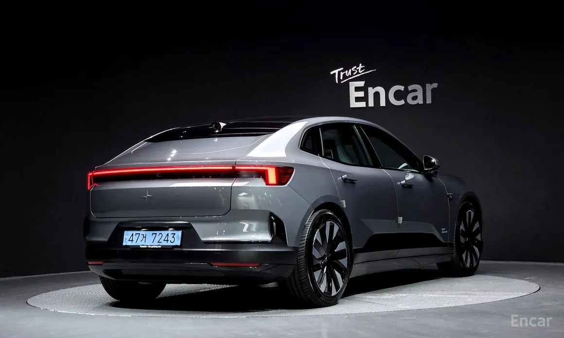 Фото 2 - Polestar 4