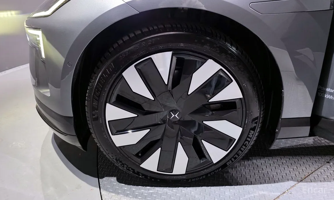 Фото 5 - Polestar 4