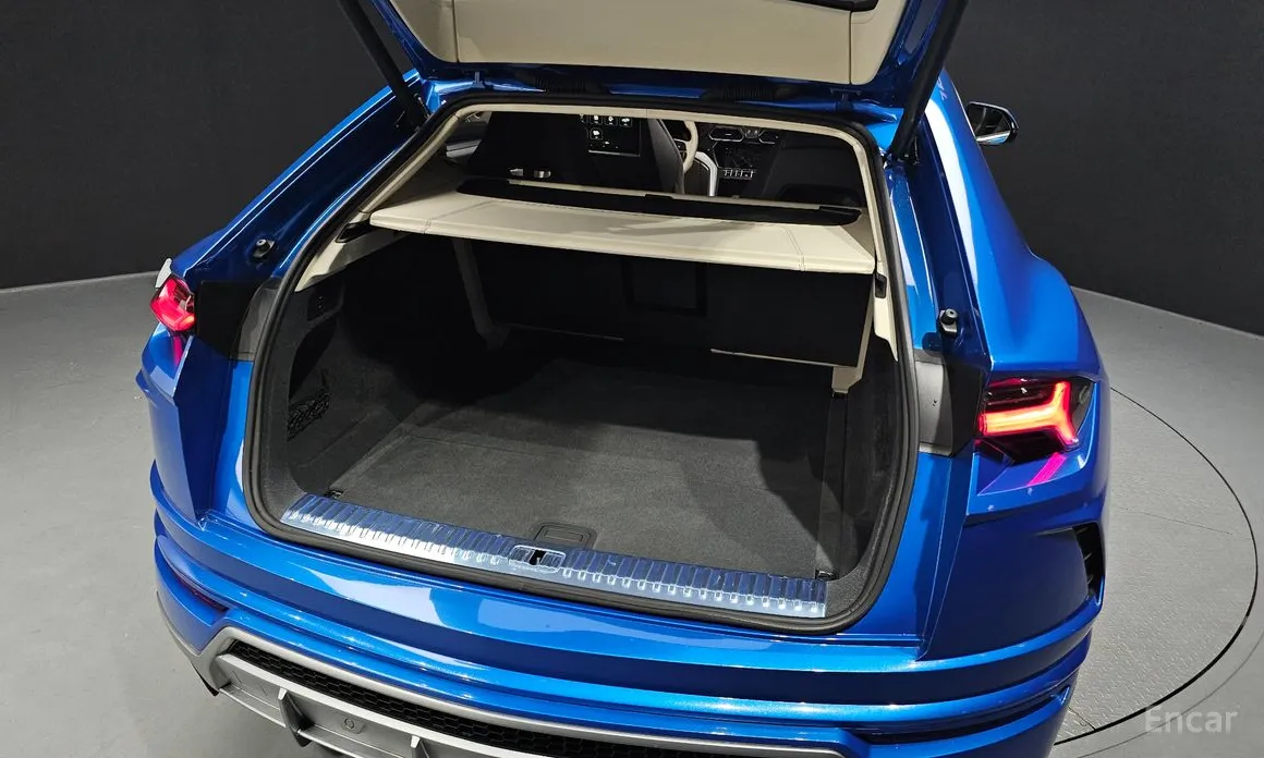 Фото 20 - Lamborghini Urus