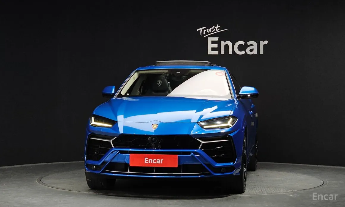 Фото 3 - Lamborghini Urus