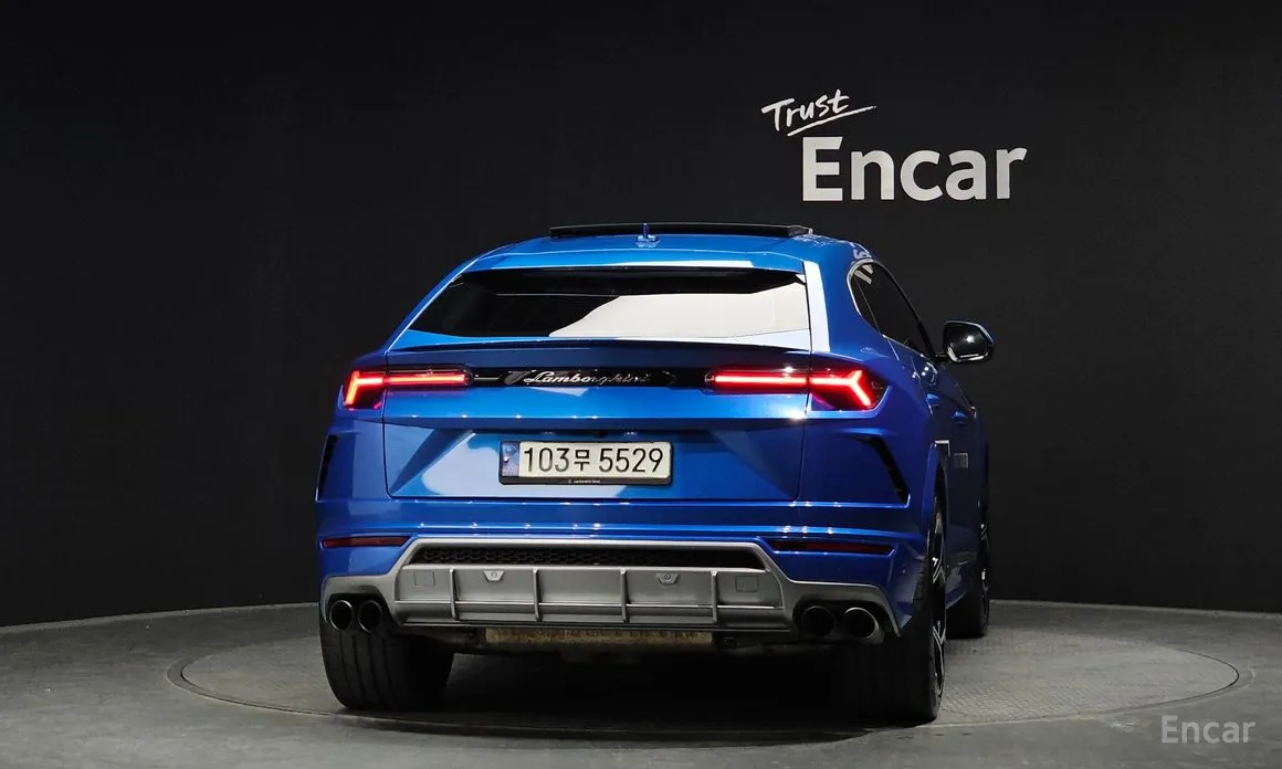 Фото 4 - Lamborghini Urus