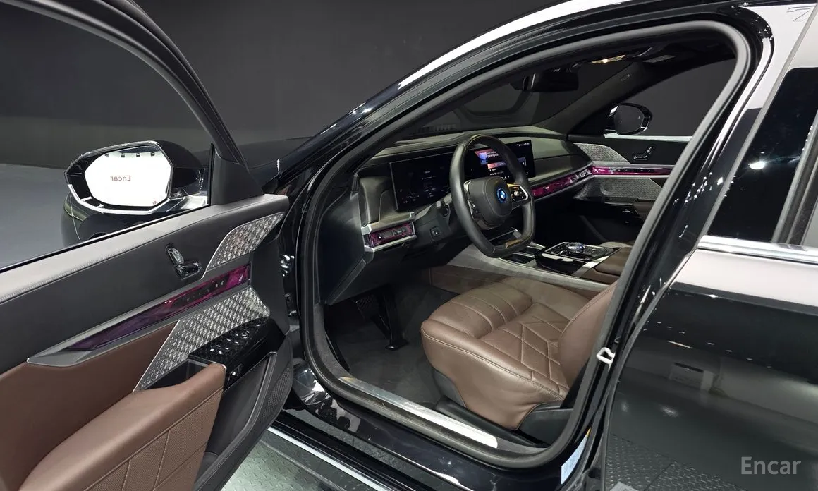 Фото 11 - BMW i7