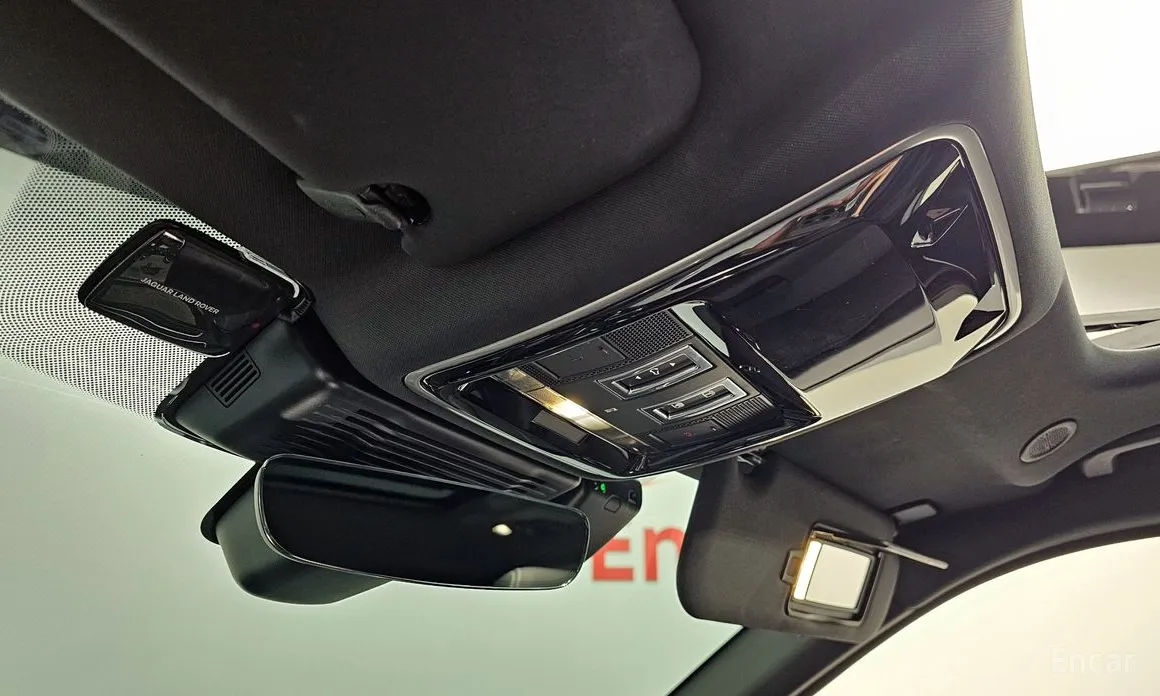 Фото 16 - Land Rover Range Rover Velar