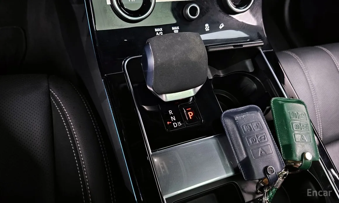 Фото 9 - Land Rover Range Rover Velar