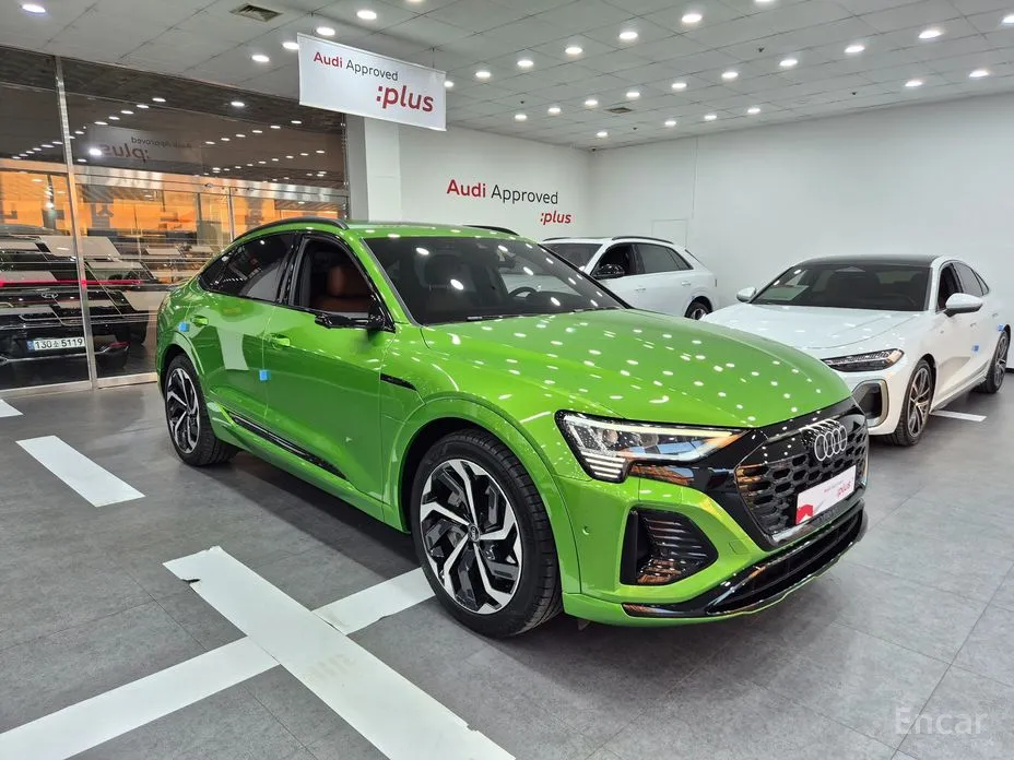 Фото 1 - Audi Q8 e-tron